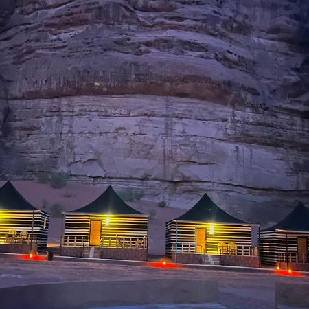 Rum Stardust Luxury Camp Wadi Rum Eksteriør billede